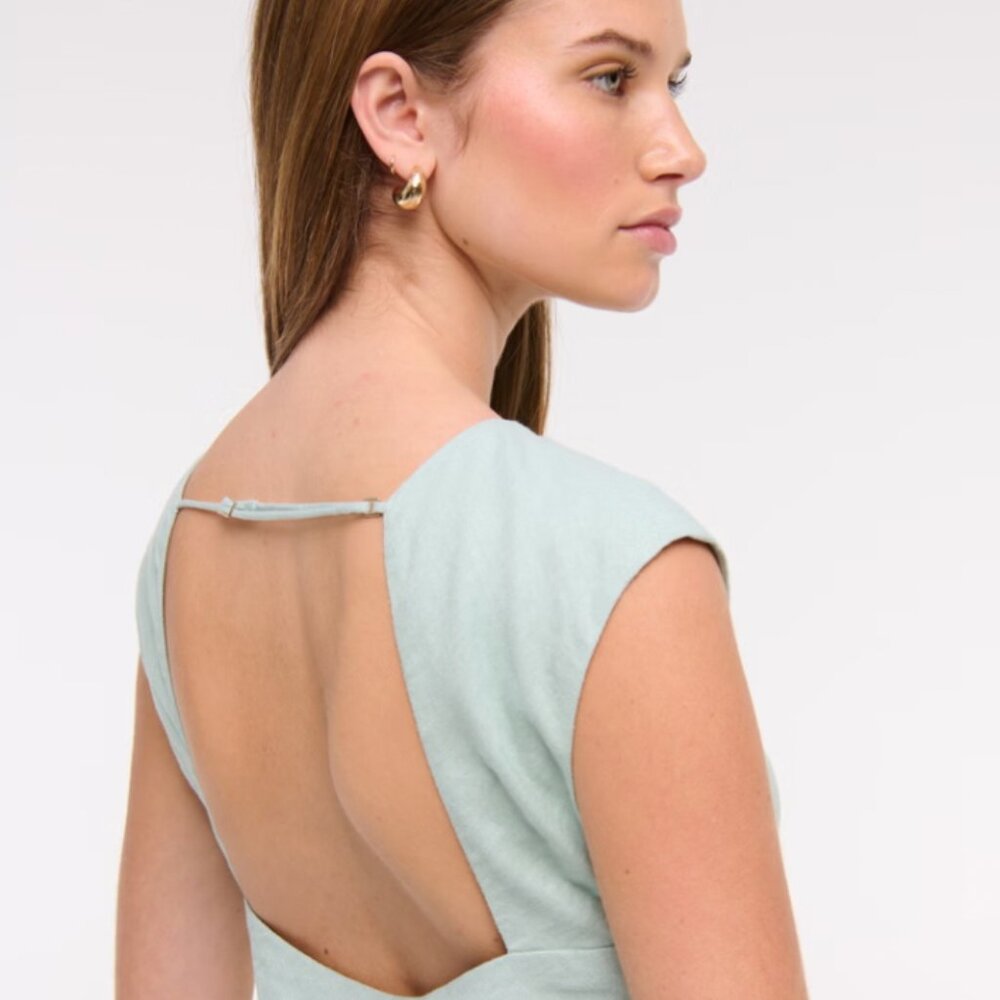 Abercrombie & Fitch Short Linen Blend Skimming Shell Top Medium Light Blue